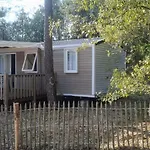 Bungalow مكان تخييم *