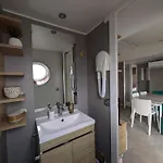 Bungalow مكان تخييم